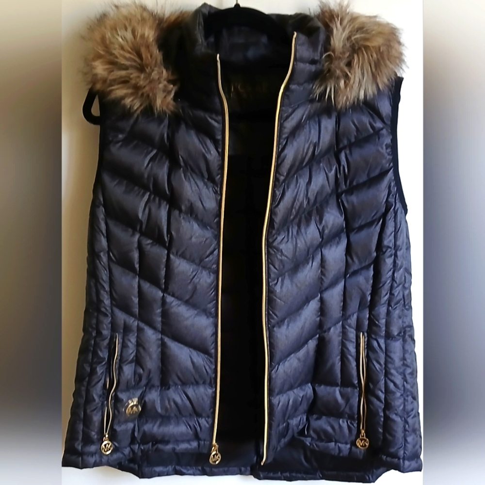 NWOT - Women's Michael Kors Down Filled Vest With Detachable Faux Fur Hood - XL - Picture 5 of 15